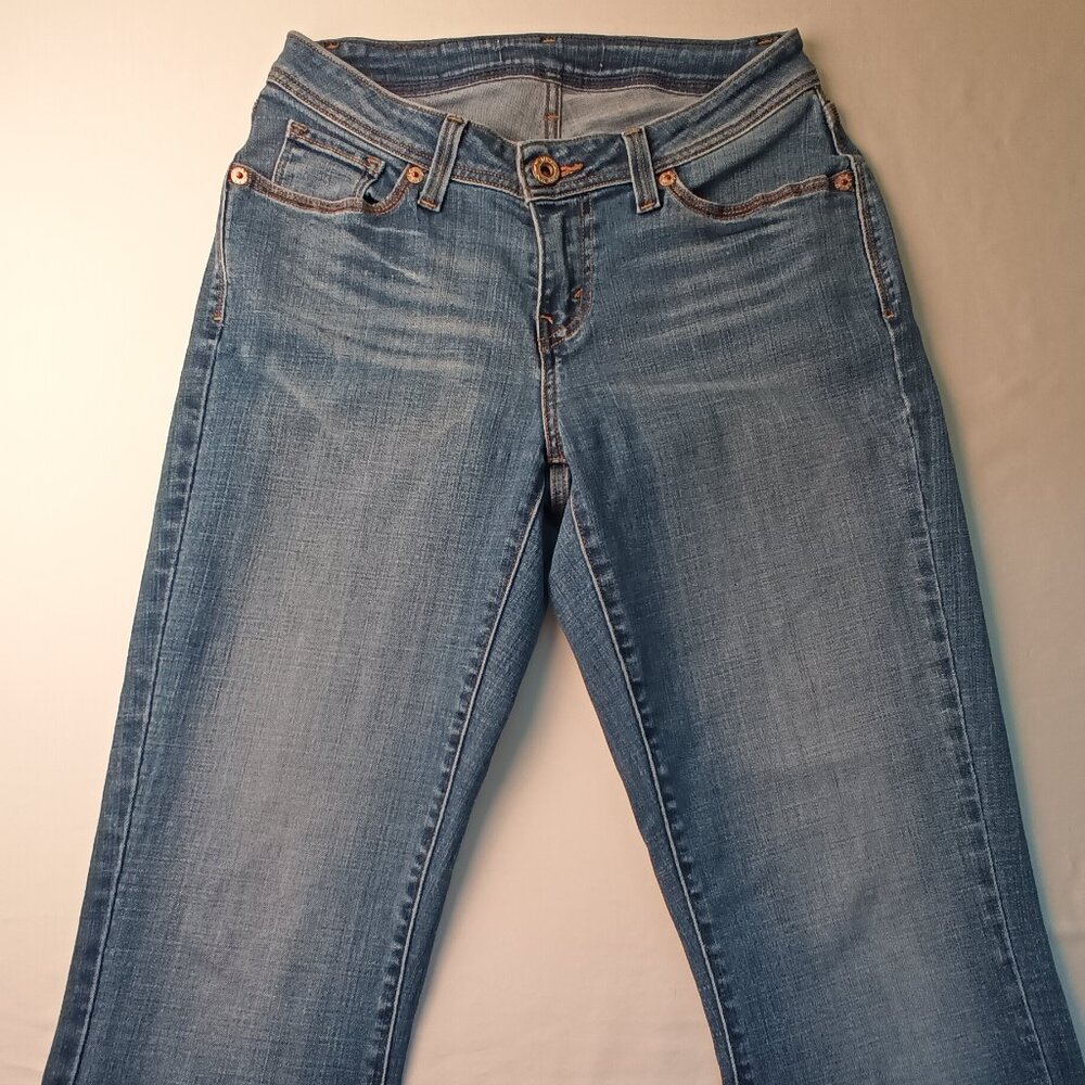 Levi's Jeans Size 6 Low Rise Boot Cut Medium Wash - Picture 2 of 9